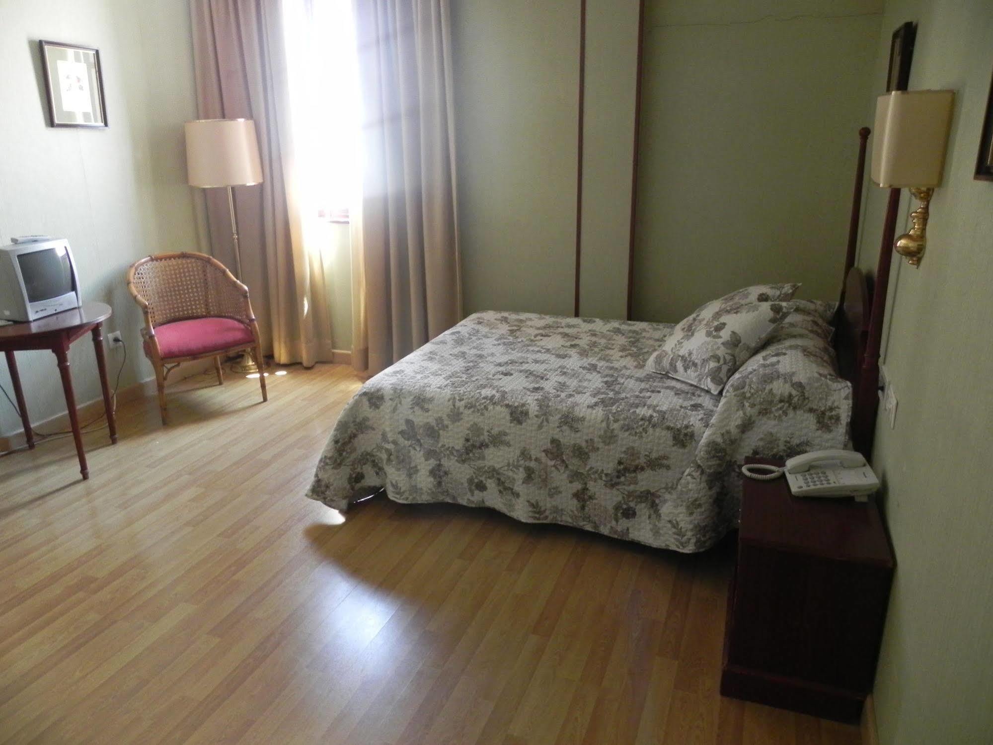 Hotel Sierra De 아레세나 외부 사진
